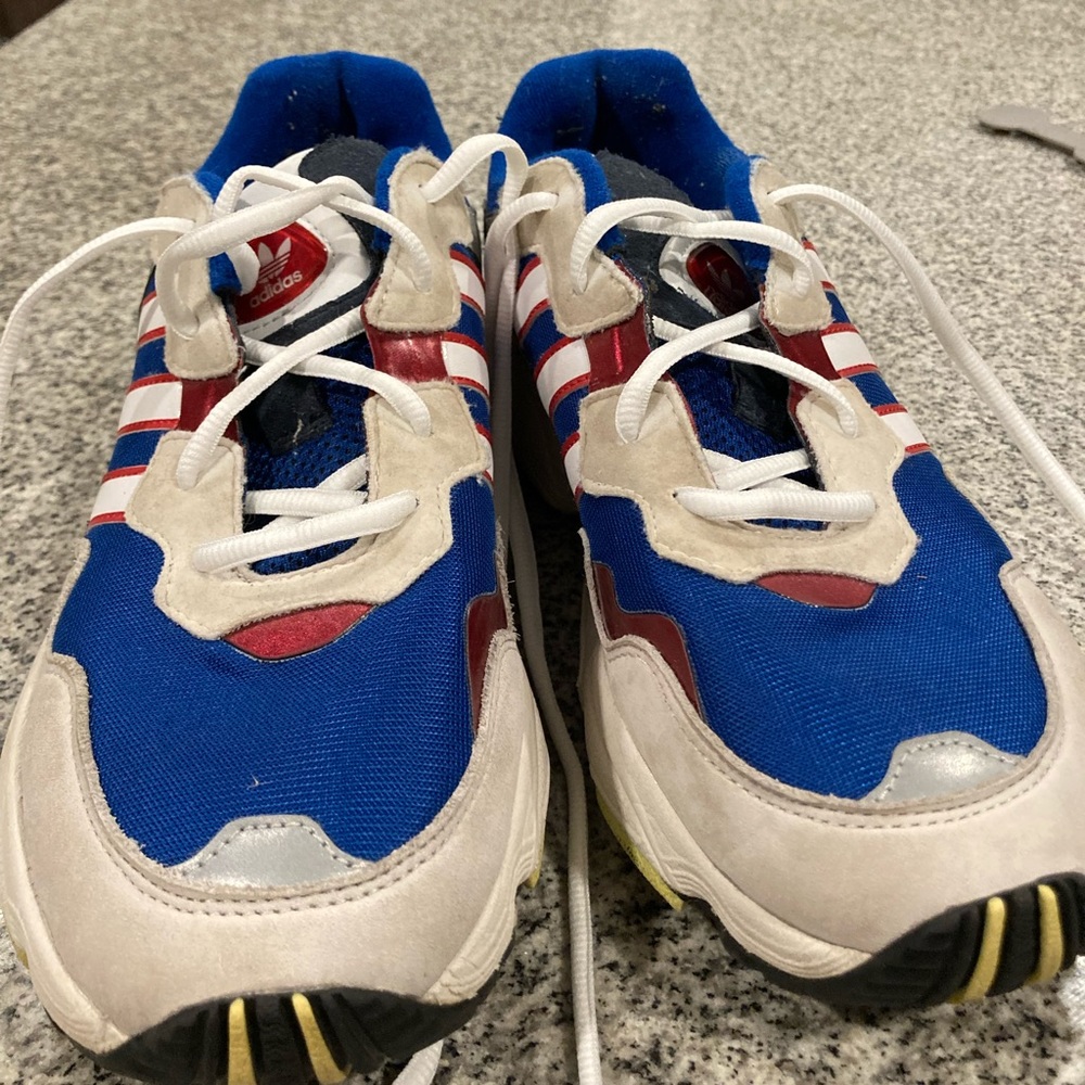 Adidas Sneakers